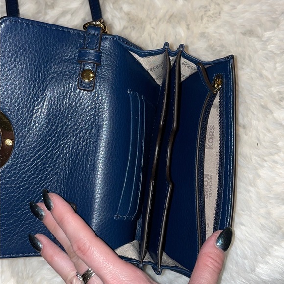 NWOT MICHAEL KORS NAVY BLUE PURSE - Picture 10 of 13